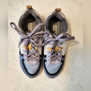 Women's Sketchers Sneakers Size 7.5